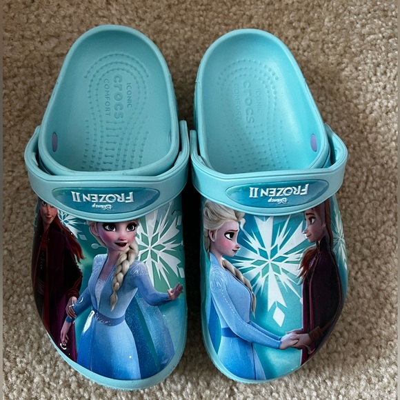 ⭐️ Brand New: Crocs Unisex-Child Kids' Disney Frozen II Clog - Picture 1 of 3